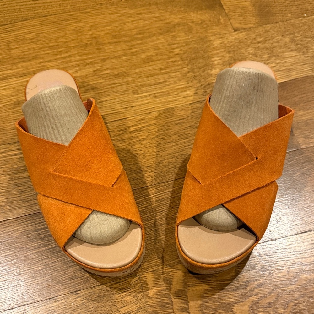Sorel Women's Orange Suede Platform Sandals